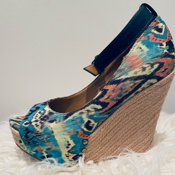 CHINESE LAUNDRY WEDGE SANDALS - Picture 4 of 7